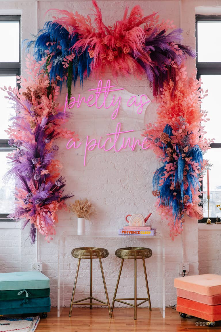  Colorful Corner Loft with Amazing Light 