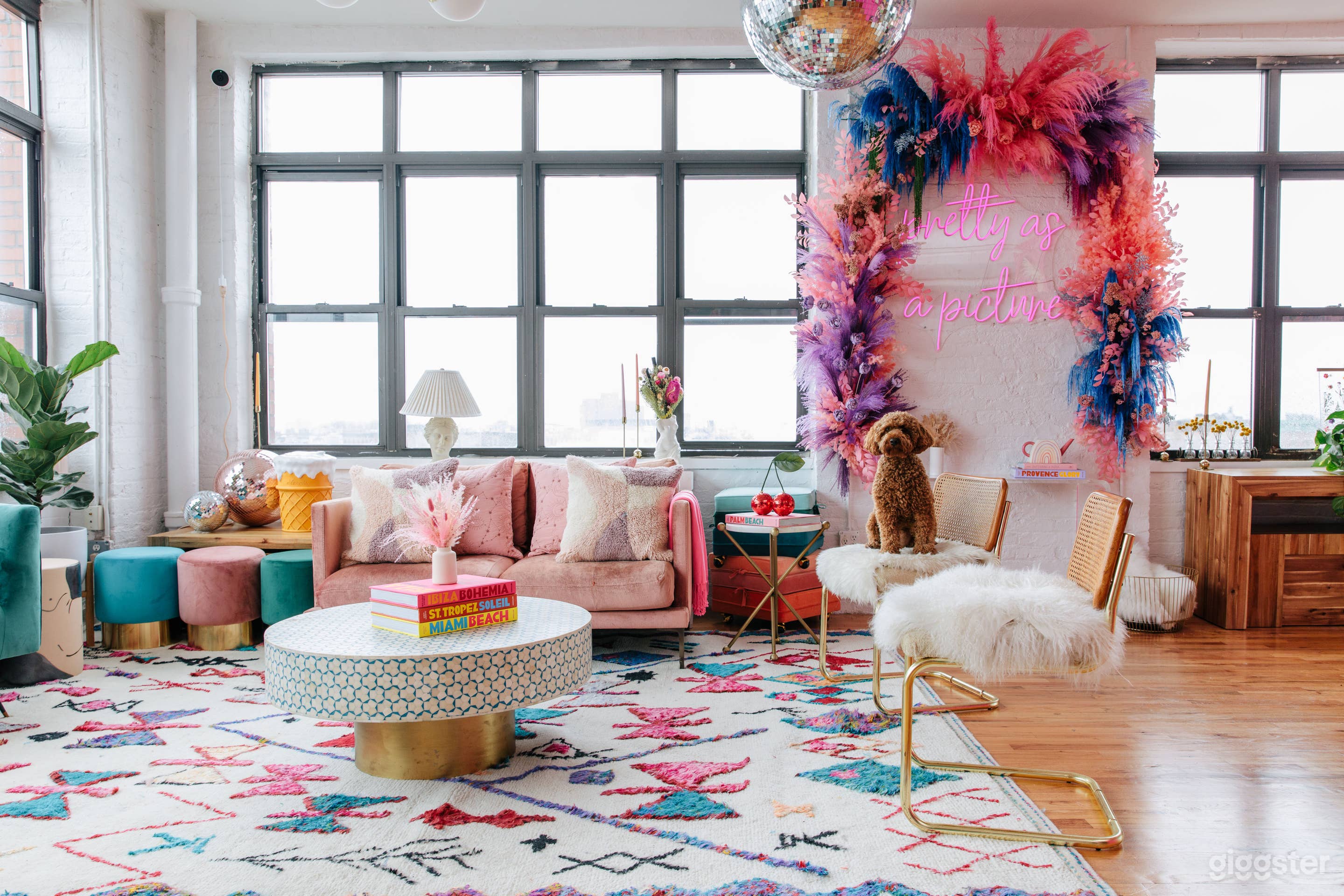 Colorful Corner Loft with Amazing Light Photo 3