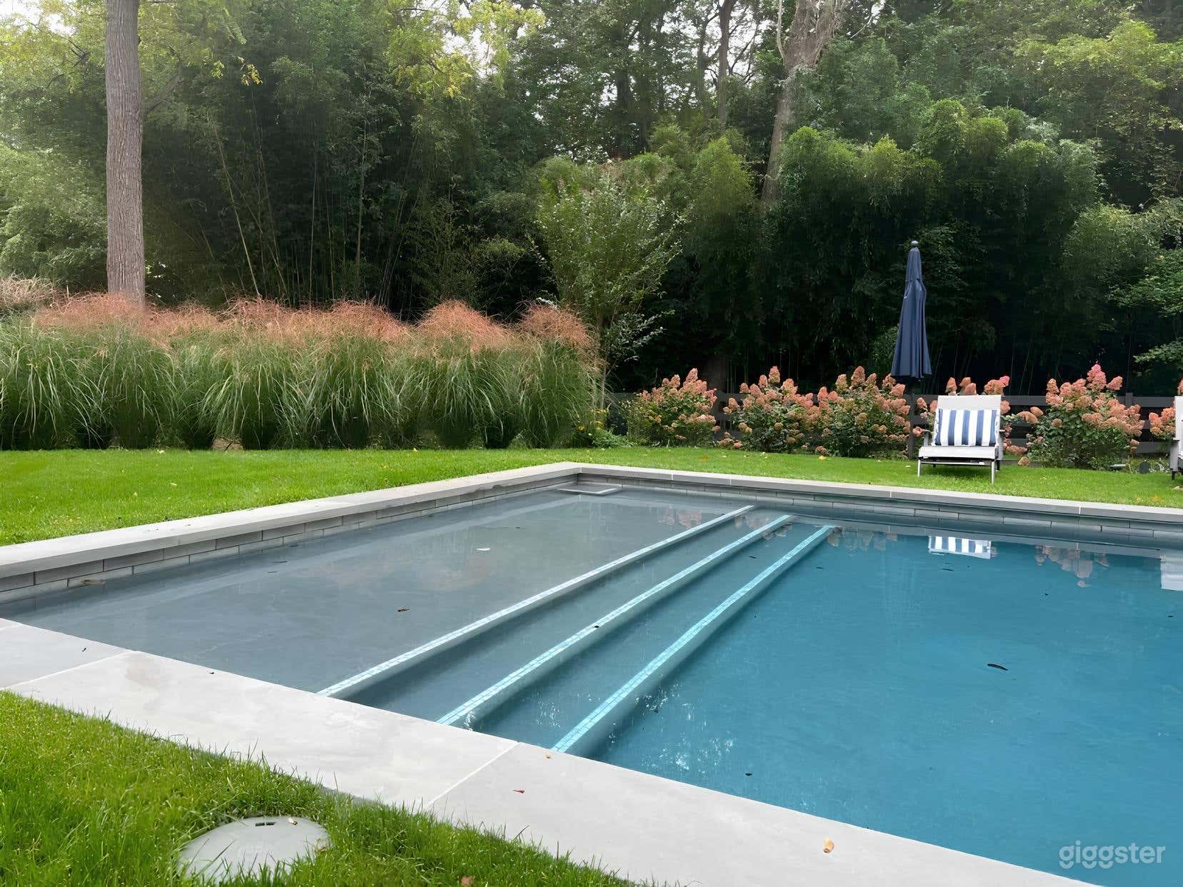 Hamptons-Style Backyard Photo 4