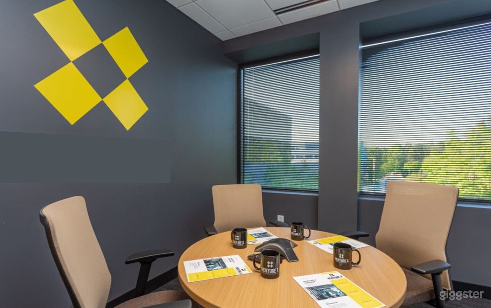 Fully Equipped Small Conference Room in RTP Photo 1