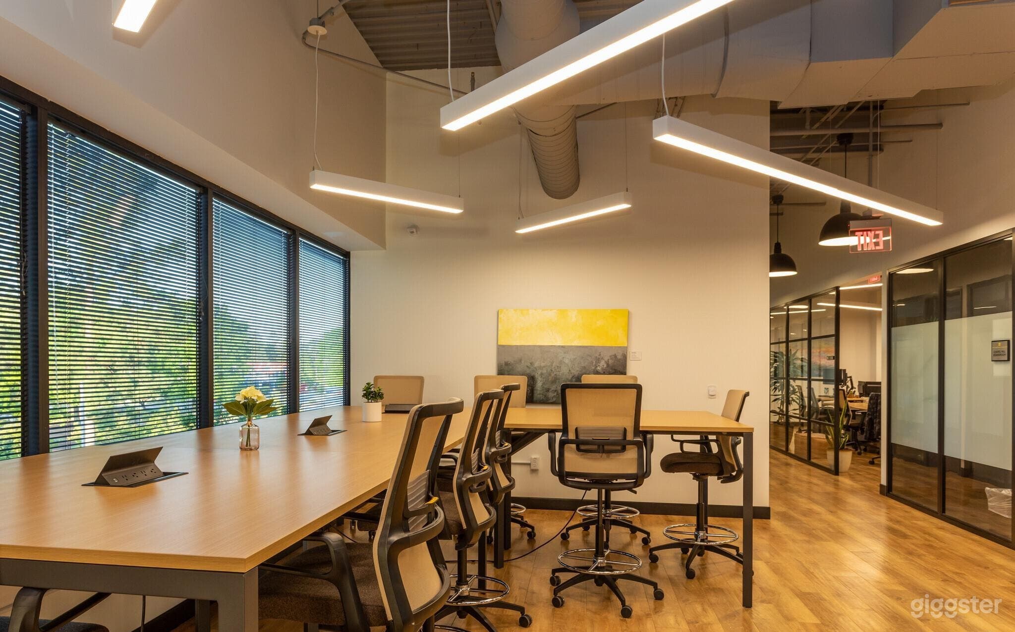 Fully Equipped Small Conference Room in RTP Photo 4