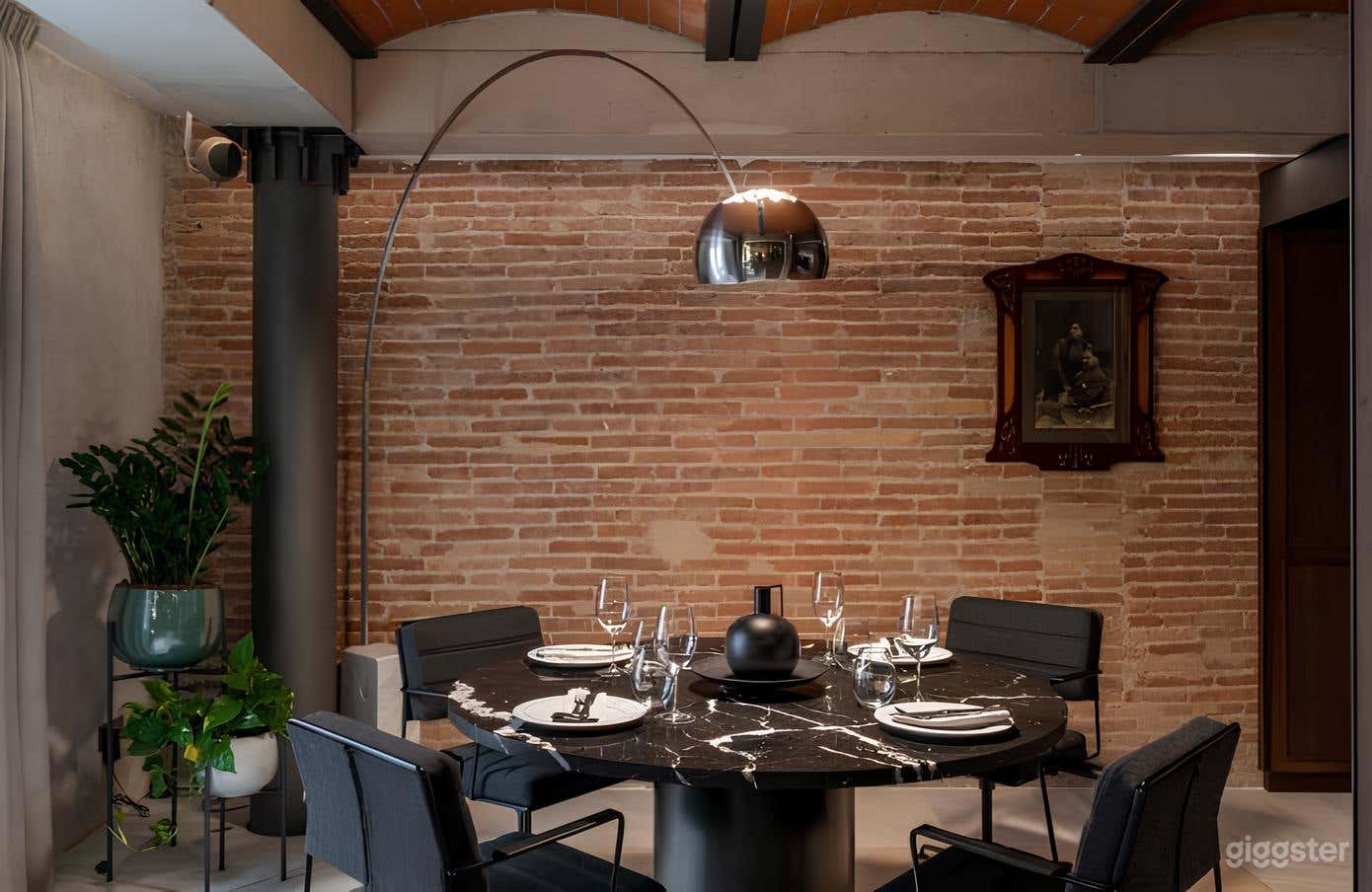 El Cercle - Rustic and Sophisticated Photo 1