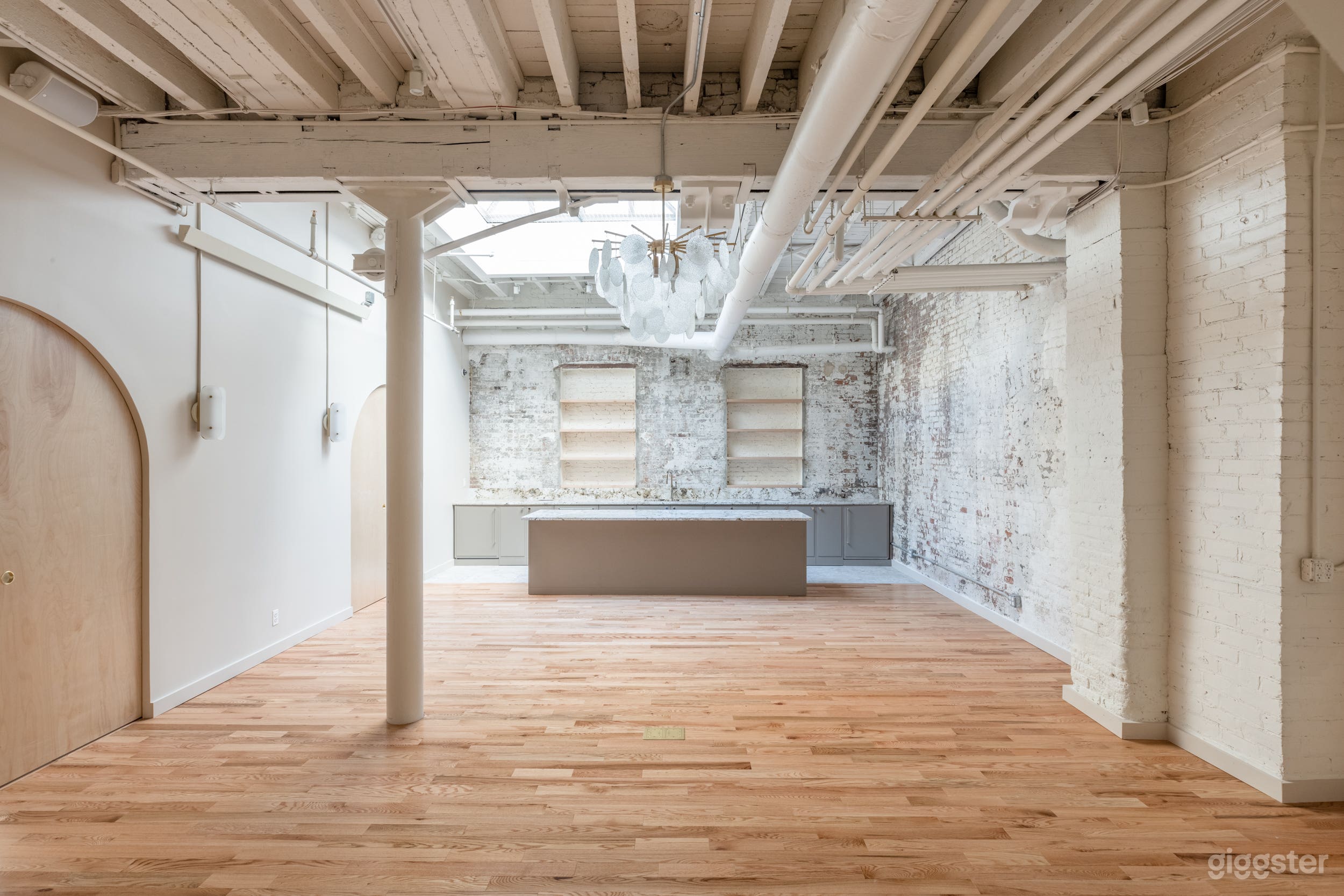 Lounge in Former Foundry Photo 4