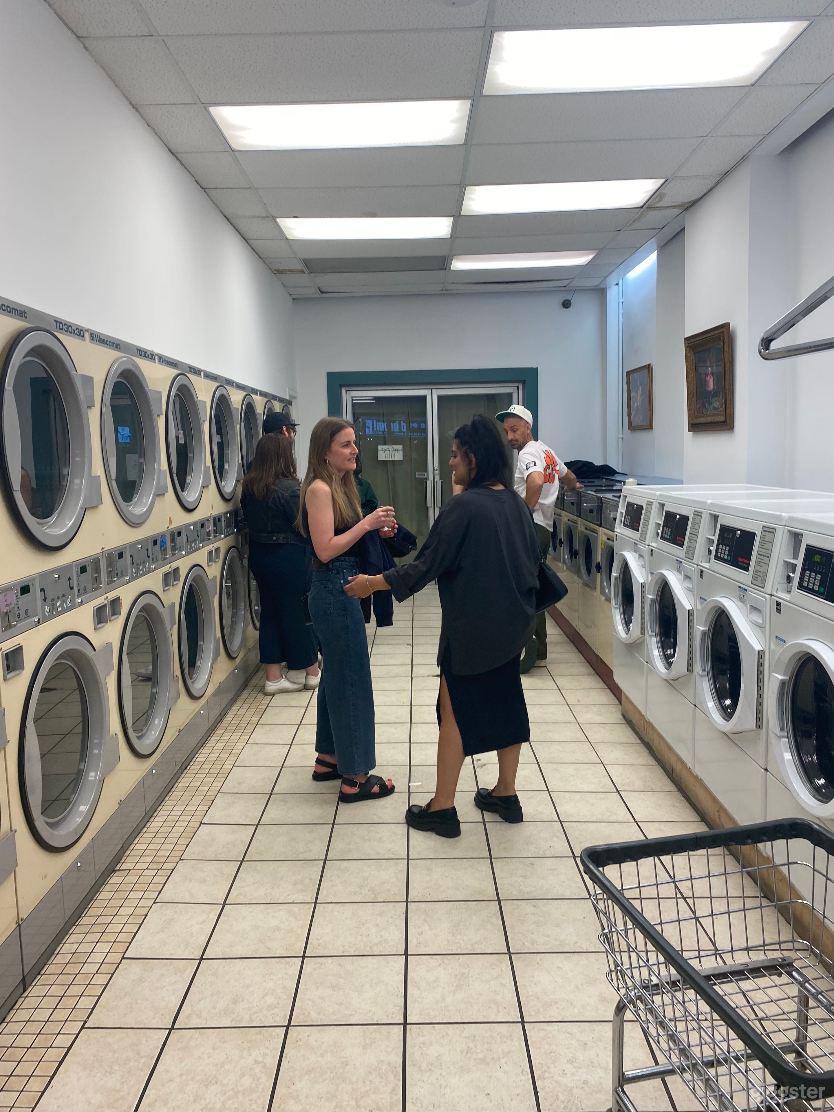 Older Laundromat in Roncesvalle Photo 2