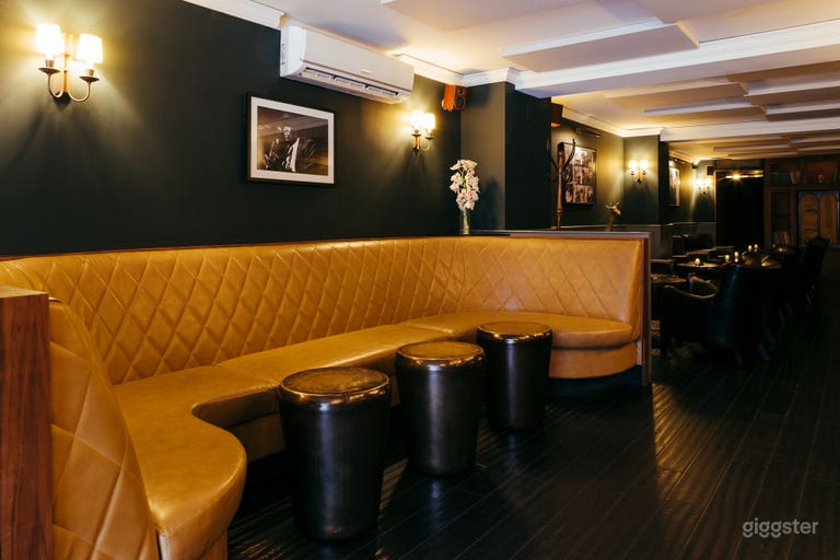  Main Room - Banquette (2 in main room) 