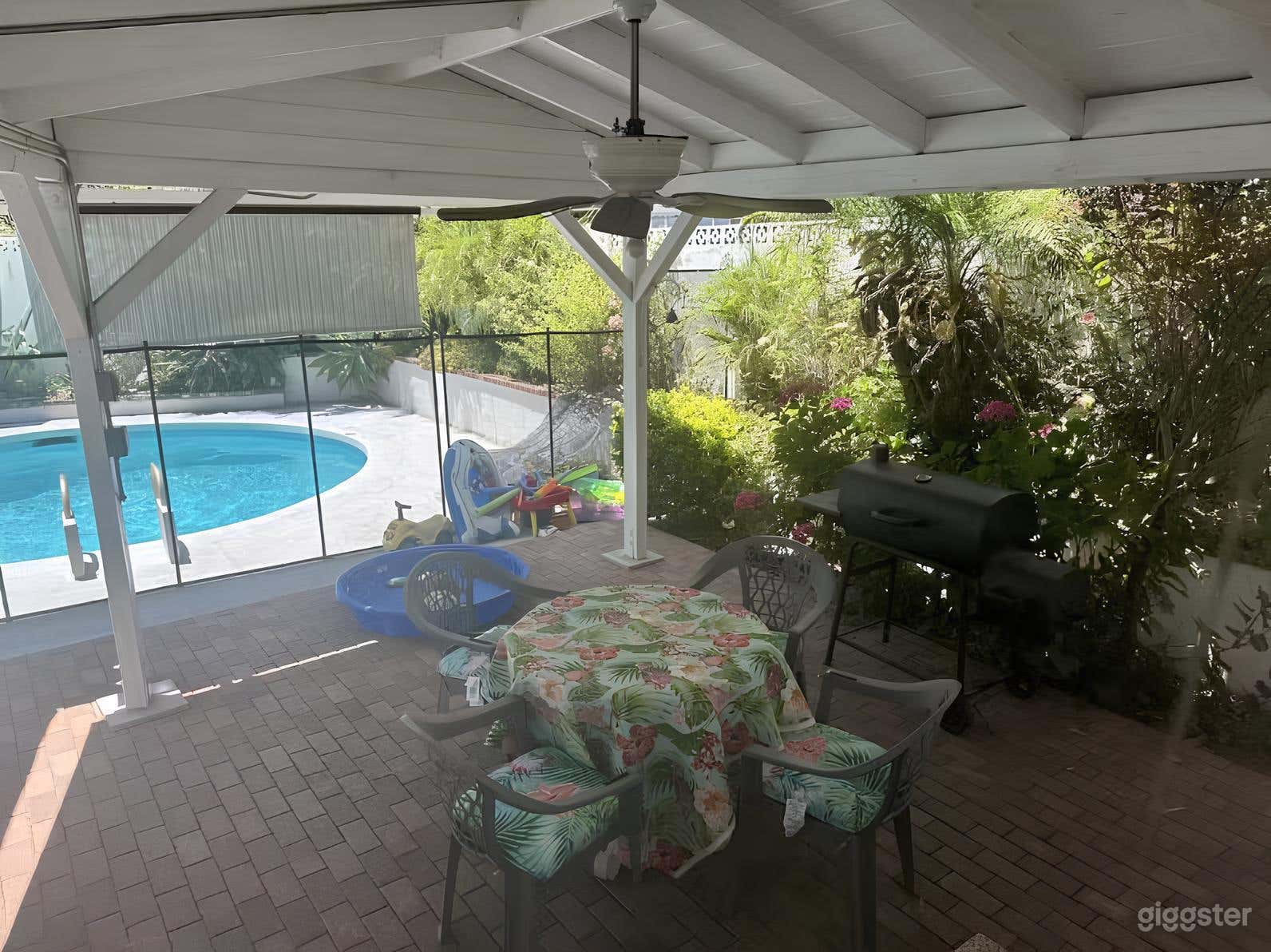 Exotic Salt Water Pool Paradise Photo 4