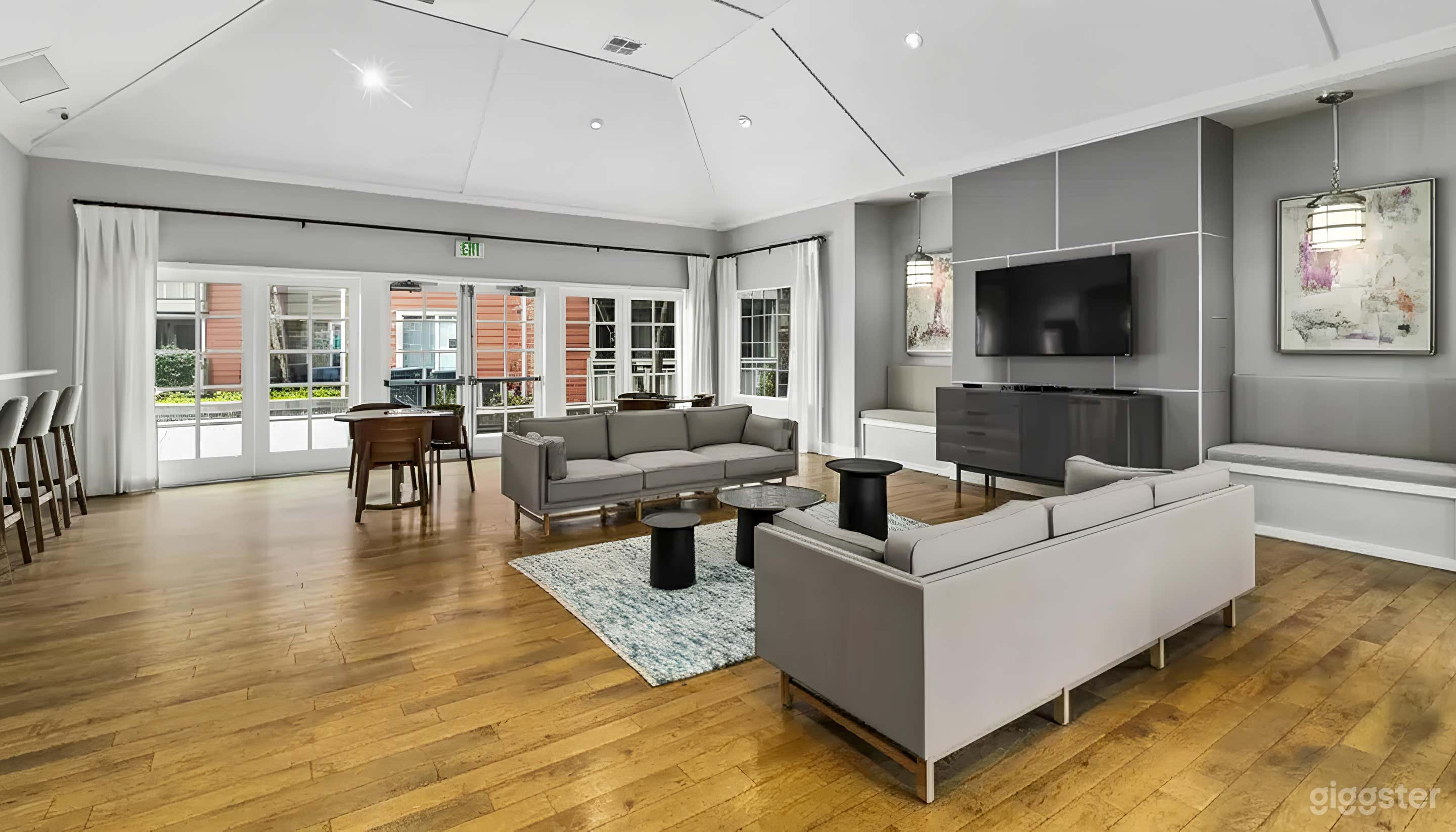 Comfortable & Spacious Clubhouse with Full Kitchen Photo 2