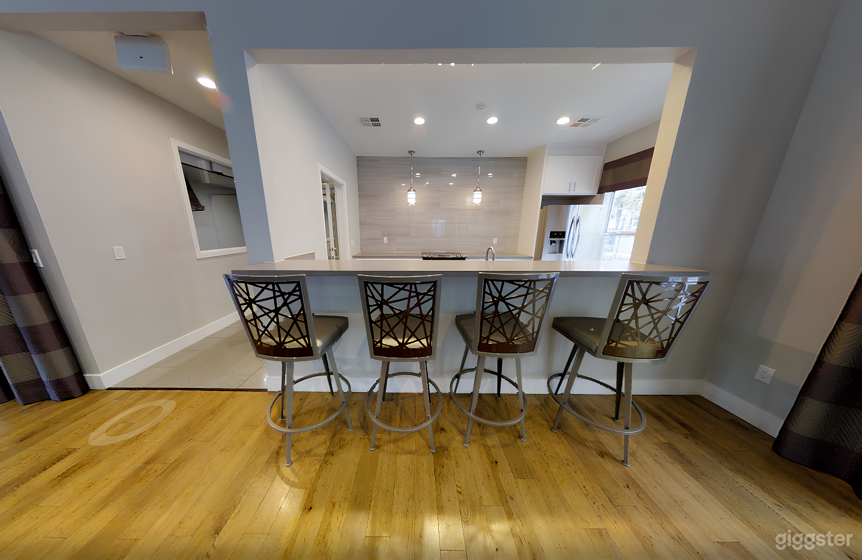 Comfortable & Spacious Clubhouse with Full Kitchen Photo 4