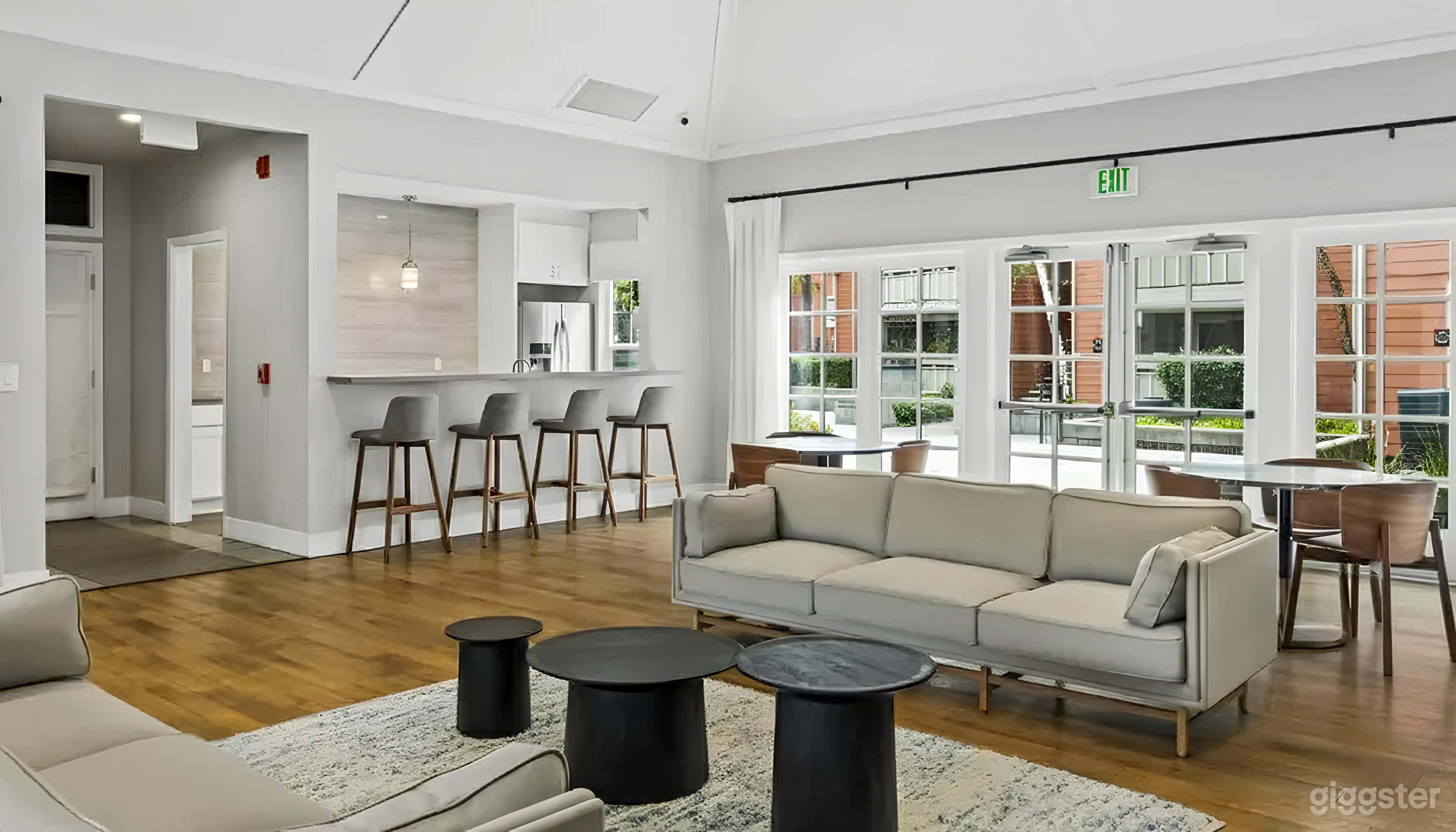 Comfortable & Spacious Clubhouse with Full Kitchen Photo 1