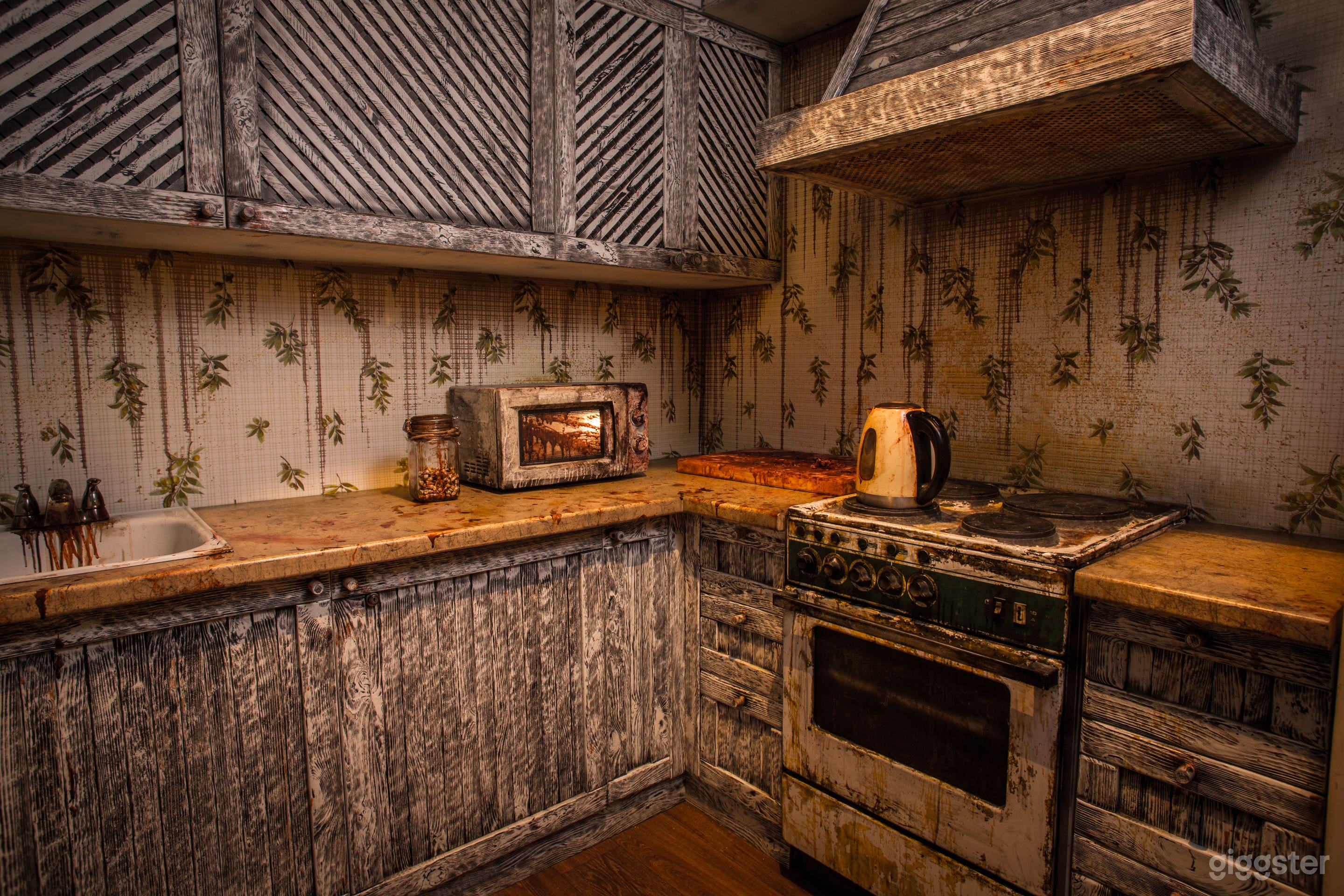 Horror Space - A Cannibals House Photo 1