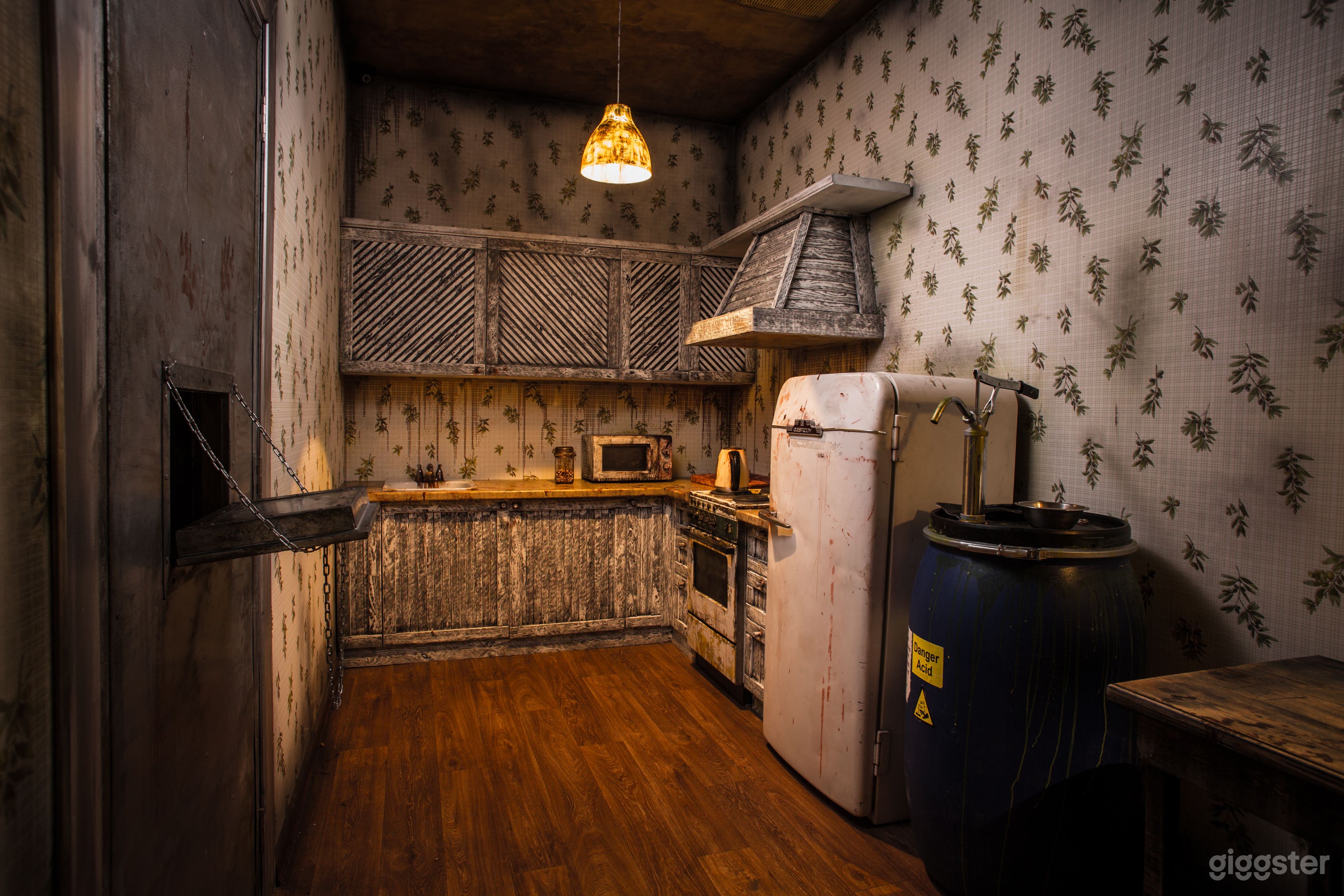Horror Space - A Cannibals House Photo 2