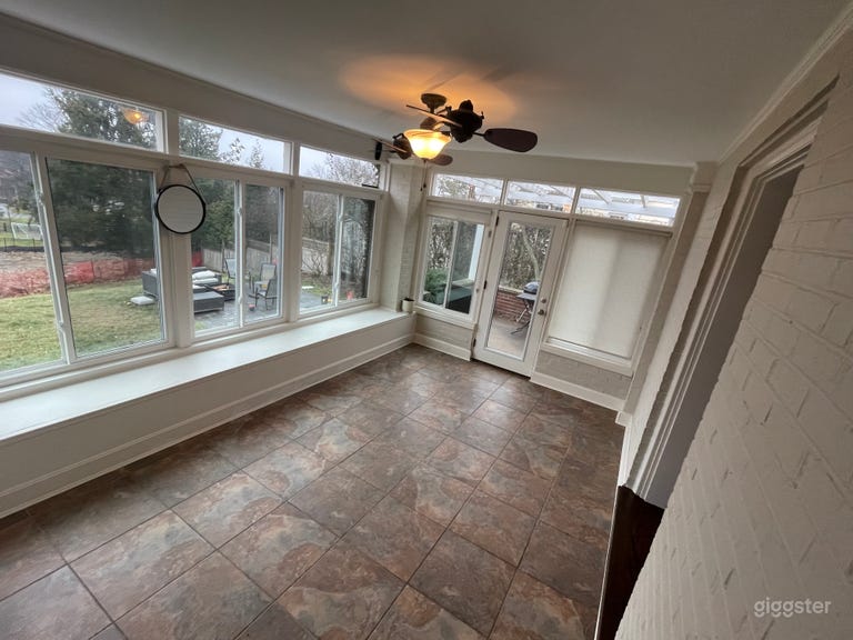  Sun room area - perfect for pop up tables if needed. 