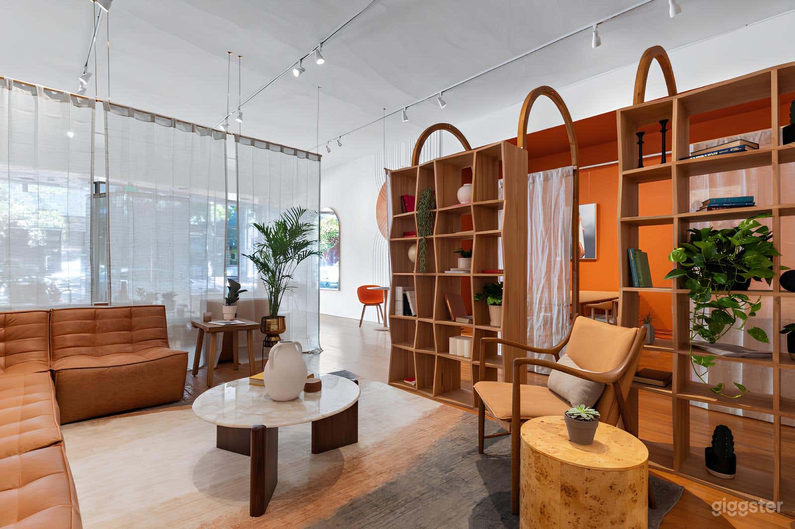 Inviting Lounge &amp; Workspace in San Rafael Photo 3