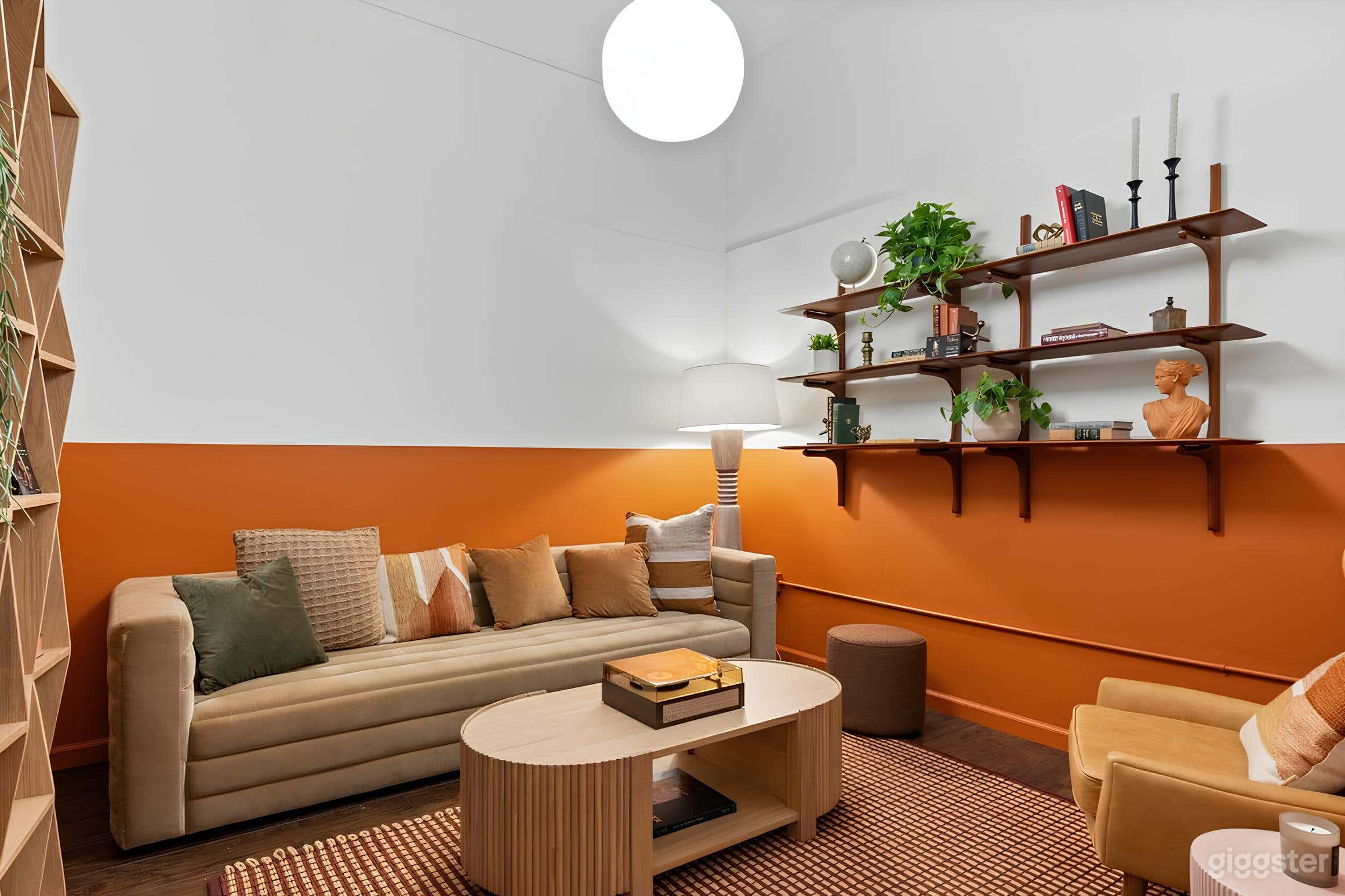 Inviting Lounge &amp; Workspace in San Rafael Photo 4