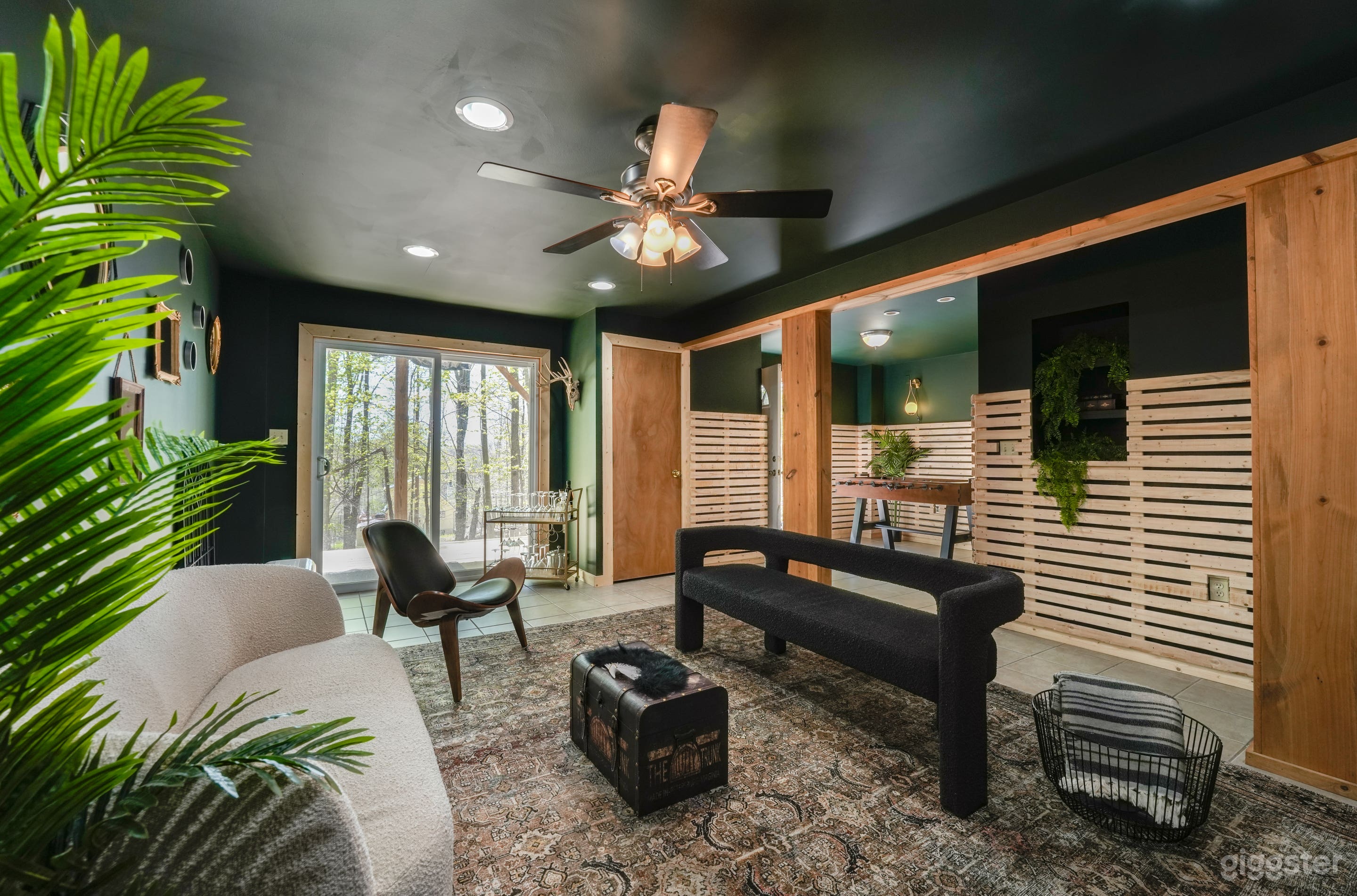 Luxurious Cabin set in The Poconos Photo 3