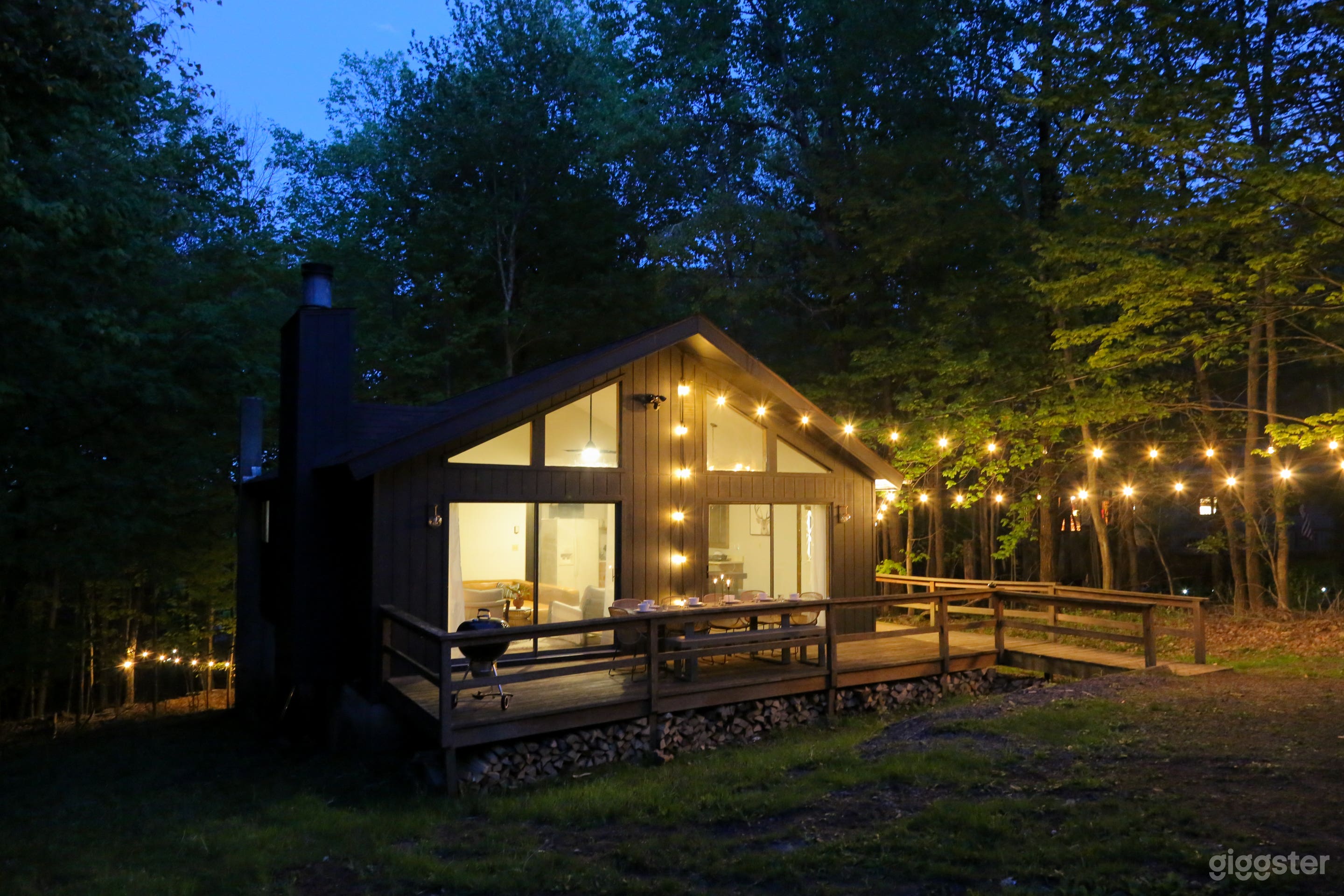 Luxurious Cabin set in The Poconos Photo 2