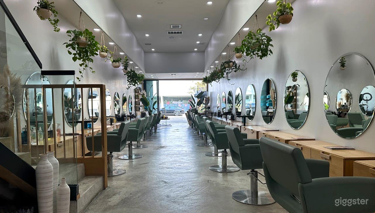 Beautiful 1st Floor Salon Space in Beverly Hills Photo 1