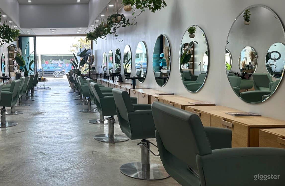 Beautiful 1st Floor Salon Space in Beverly Hills Photo 4