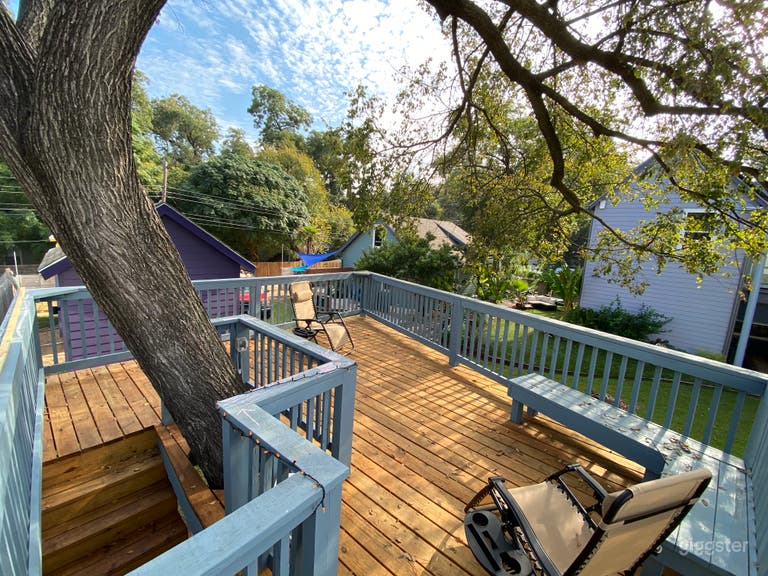  large private events space perfect for happy hour, VIP events / screenings, lighting, audio &amp; video, pergola &amp; bathrooms, easy load in plus treehouse 