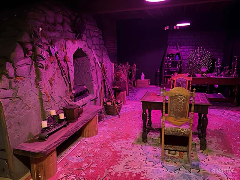  Castle and Dungeon standing film set 