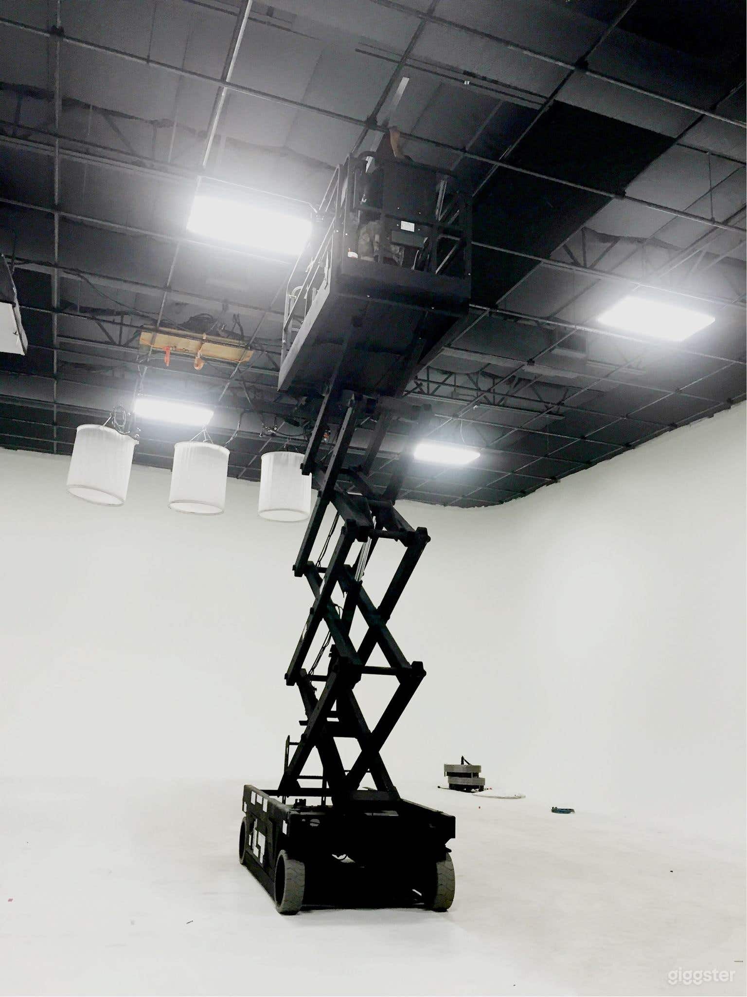 Scissor Lift in Studio
