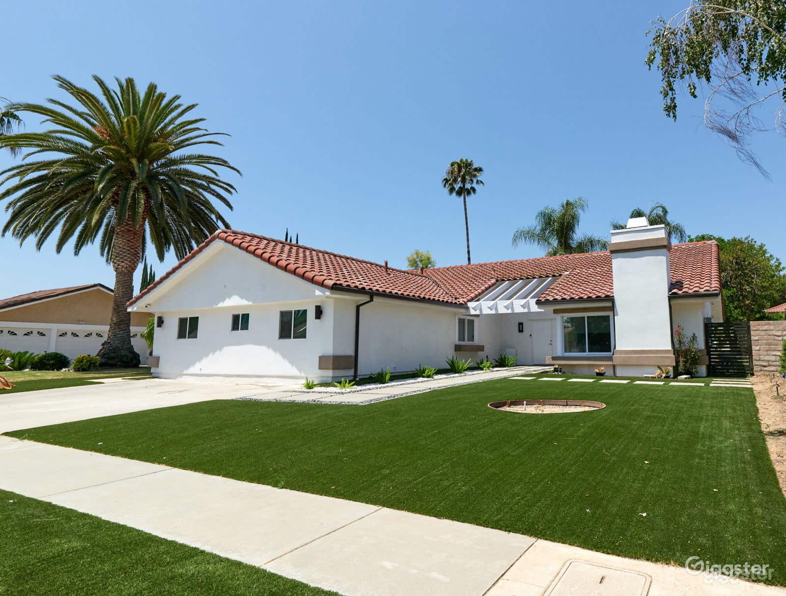 Huge Landscaped Backyard with Pool Photo 4