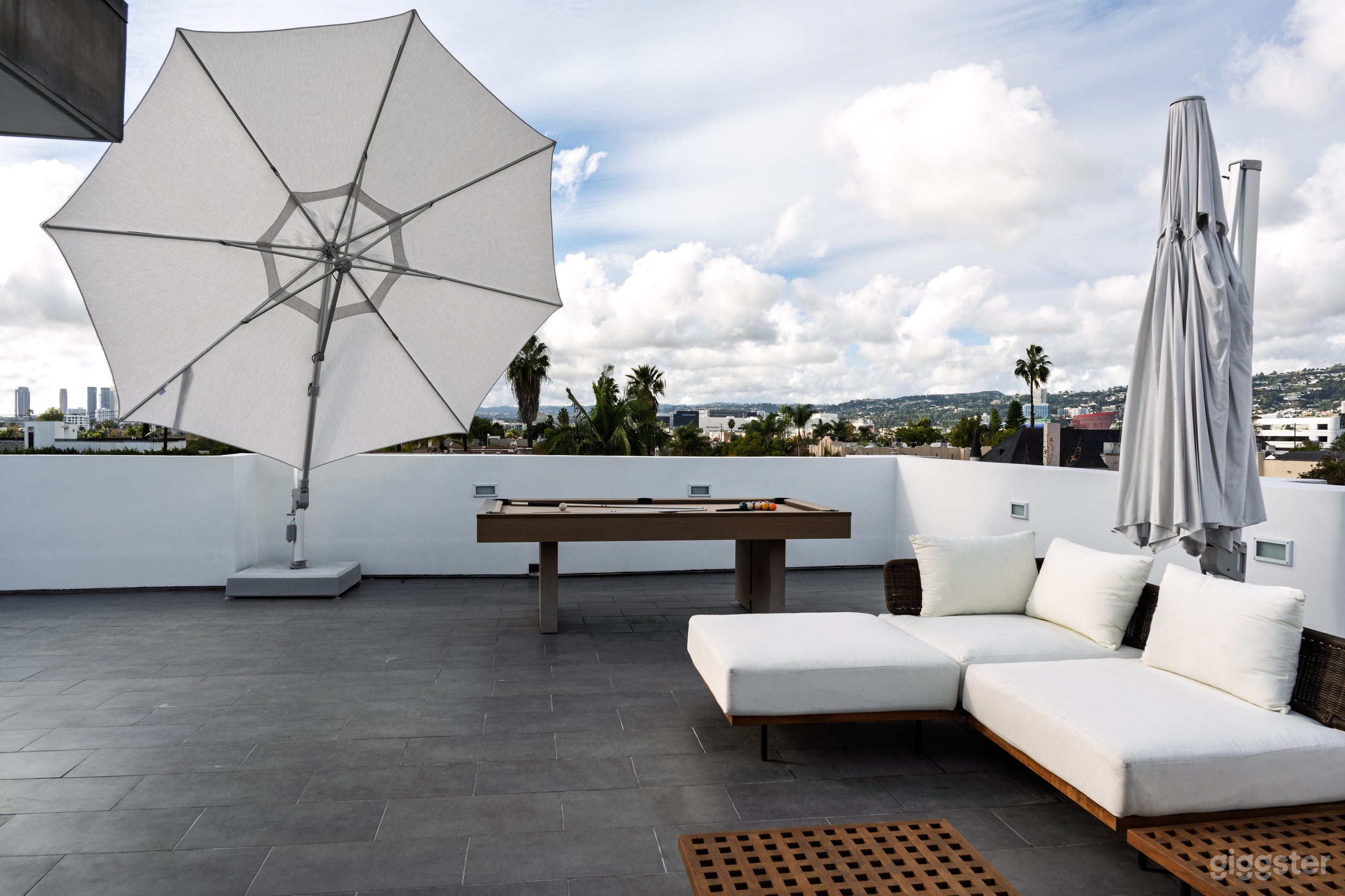 Trendy Modern Rooftop | Beverly Grove Mansion Photo 2