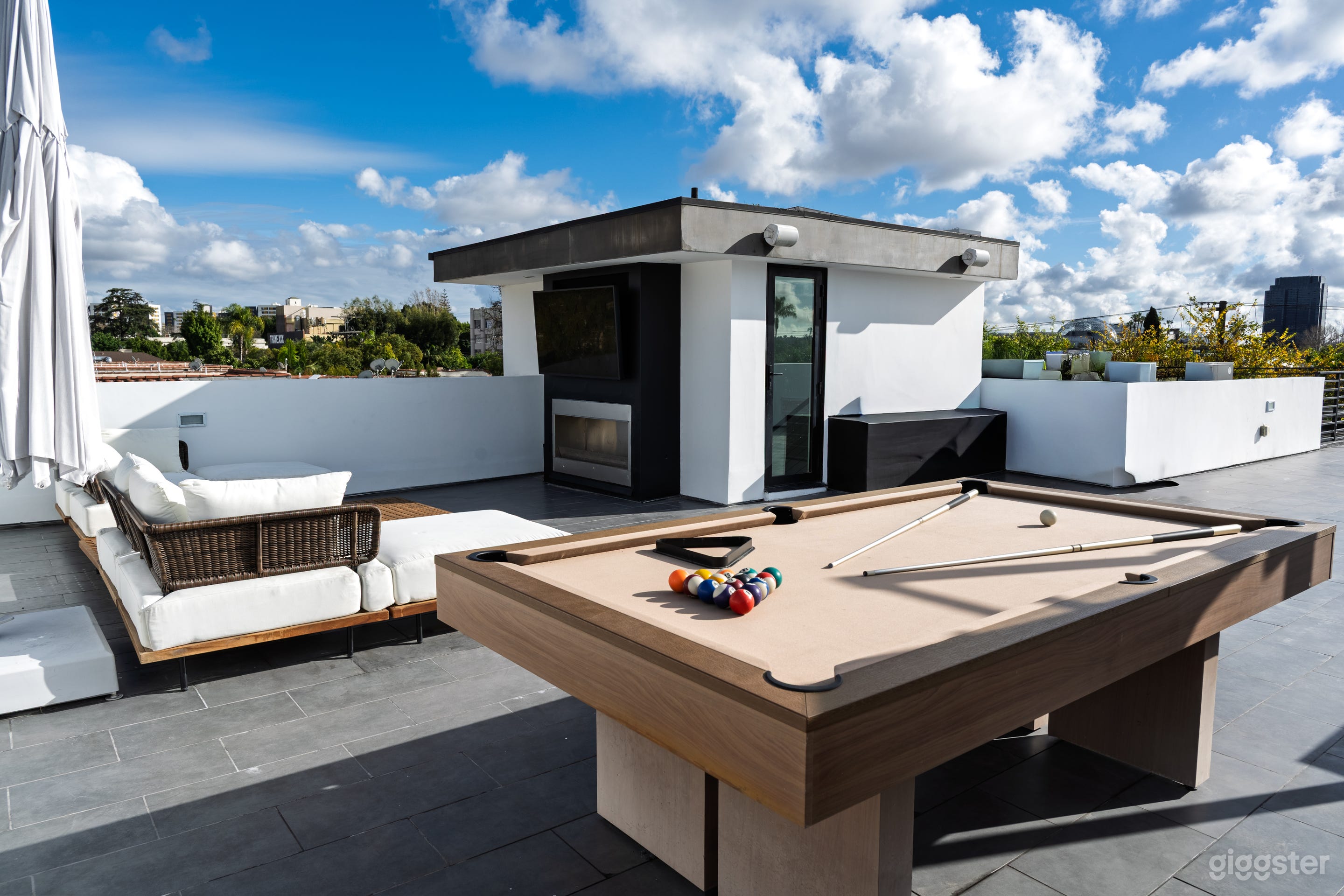 Trendy Modern Rooftop | Beverly Grove Mansion Photo 3