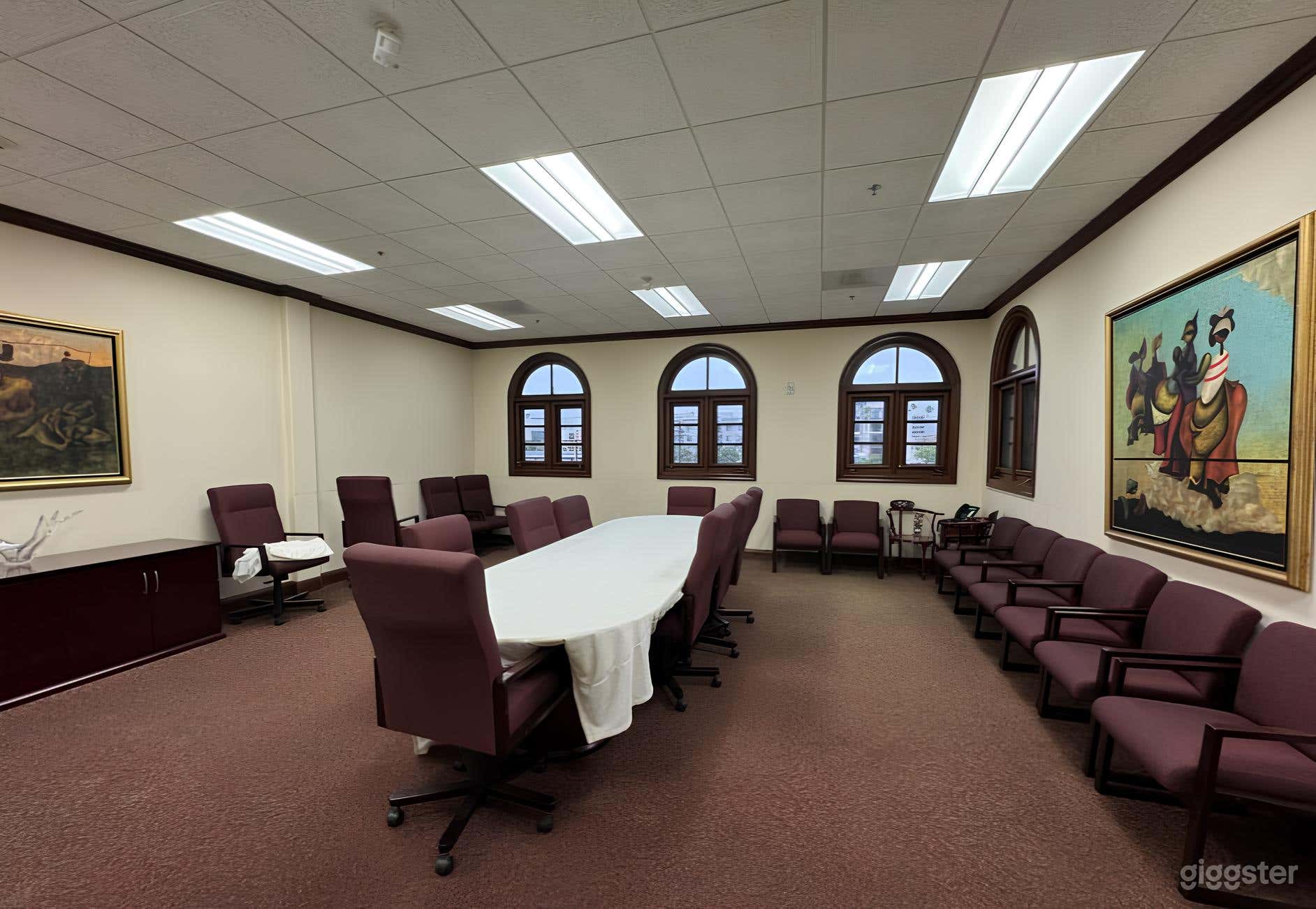 Cozy Meeting Space for Productions Photo 1