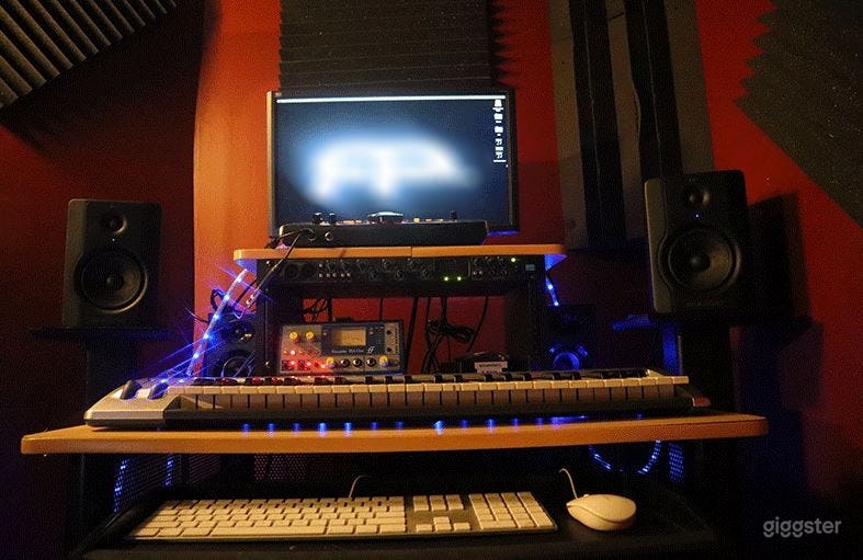 B Room - Recording Studio Photo 4