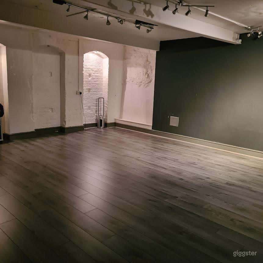 Dance studio used by theatre and casting agents