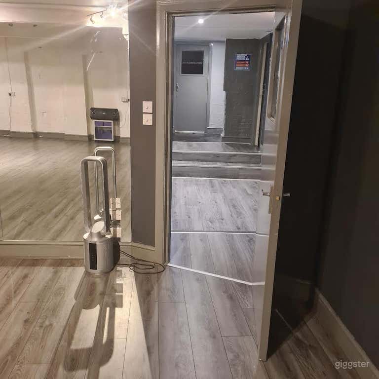  Dance studio  
