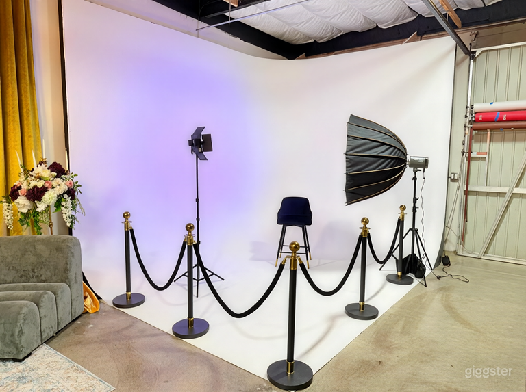  Estudio Fotográfico con Ciclorama Blanco e Iluminación 