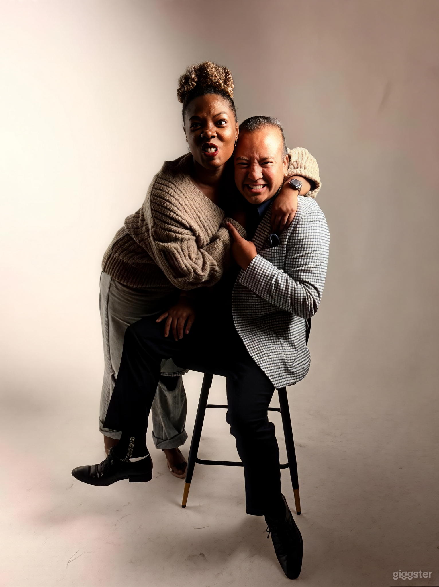 White Cyclorama Photo Studio with Lighting Photo 4