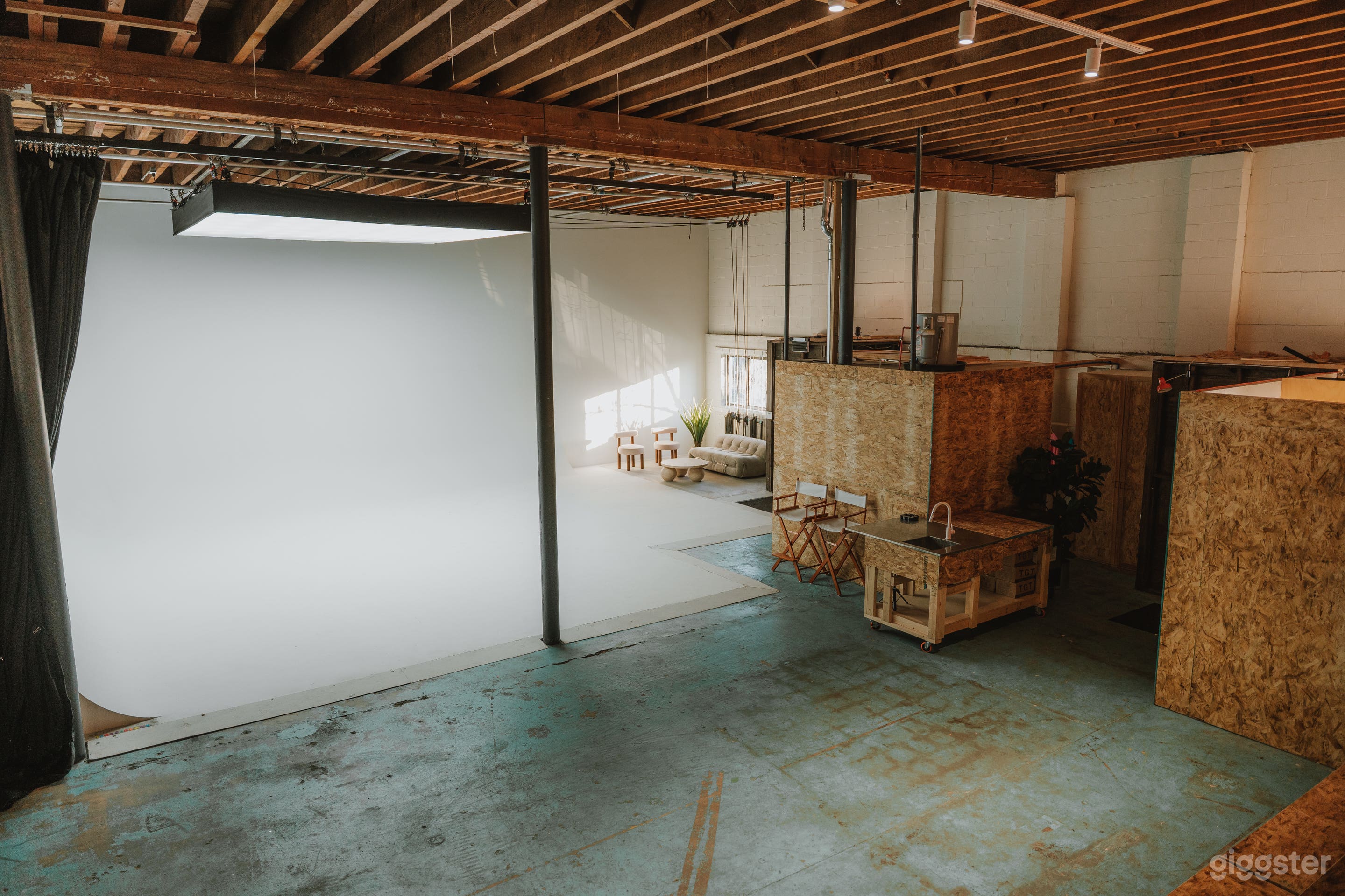 This is The Place - Industrial Warehouse Production Studio Photo 3