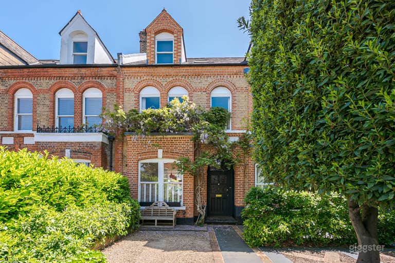  Spacious Victorian House 