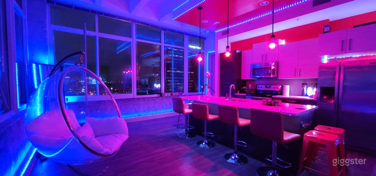  Luxury Content PENTHOUSE with a CITY VIEW 