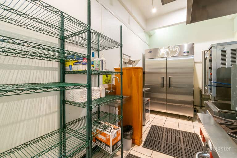  Secluded Restaurant Set w/ Full Commercial Kitchen 
