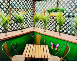  Intimate Restaurant Wine Bar in Astoria 