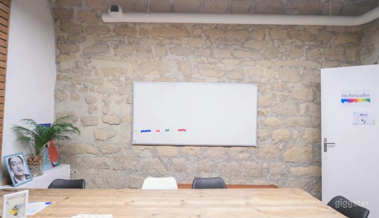  Dali Meeting room (up to 7 pers) 