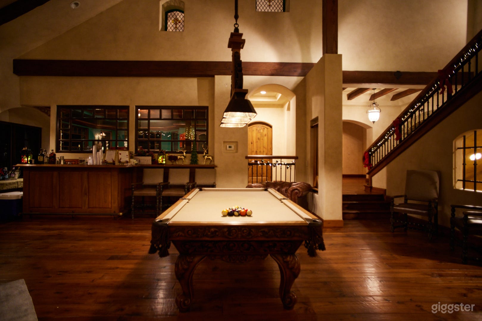 The Great Room of the Tuscan Villa Photo 3