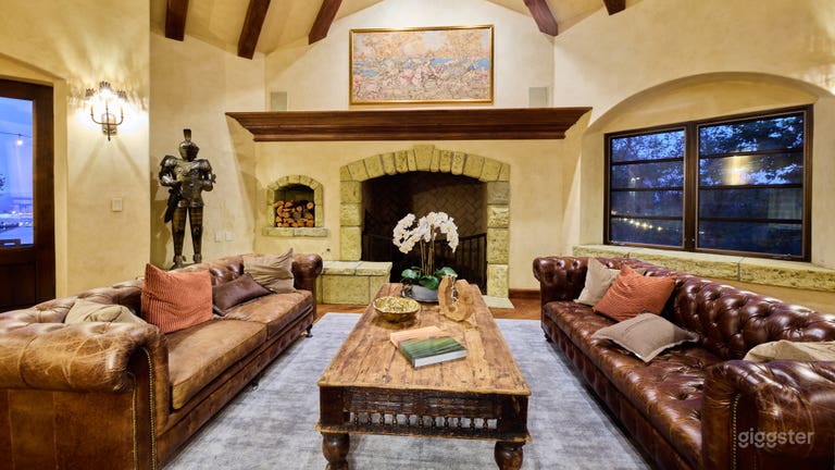  The Great Room of the Tuscan Villa 