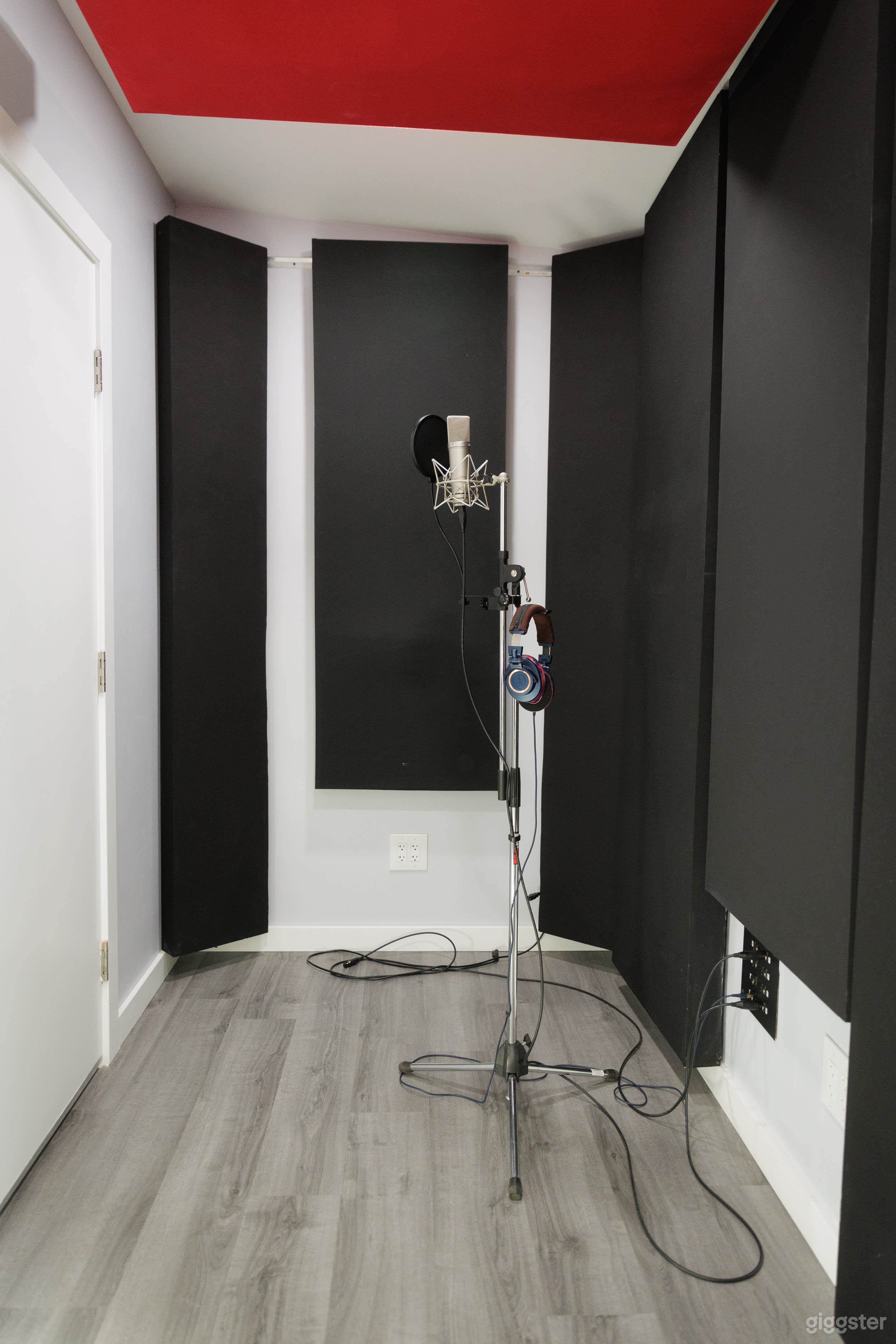 Top-of-the-Line Professional Recording Studio Photo 3