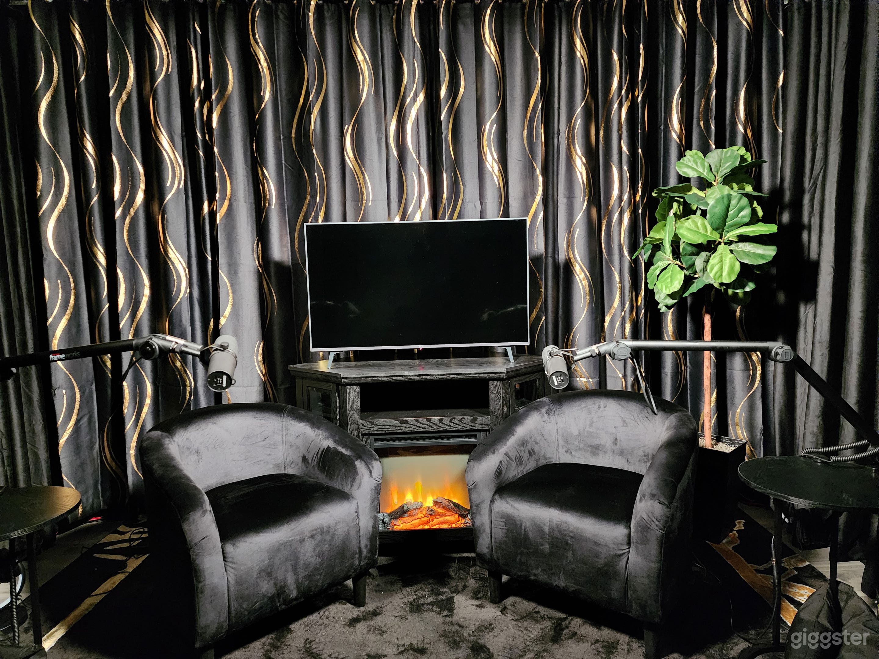 Excellent industry standard audio capture 
High quality furniture and lighting.