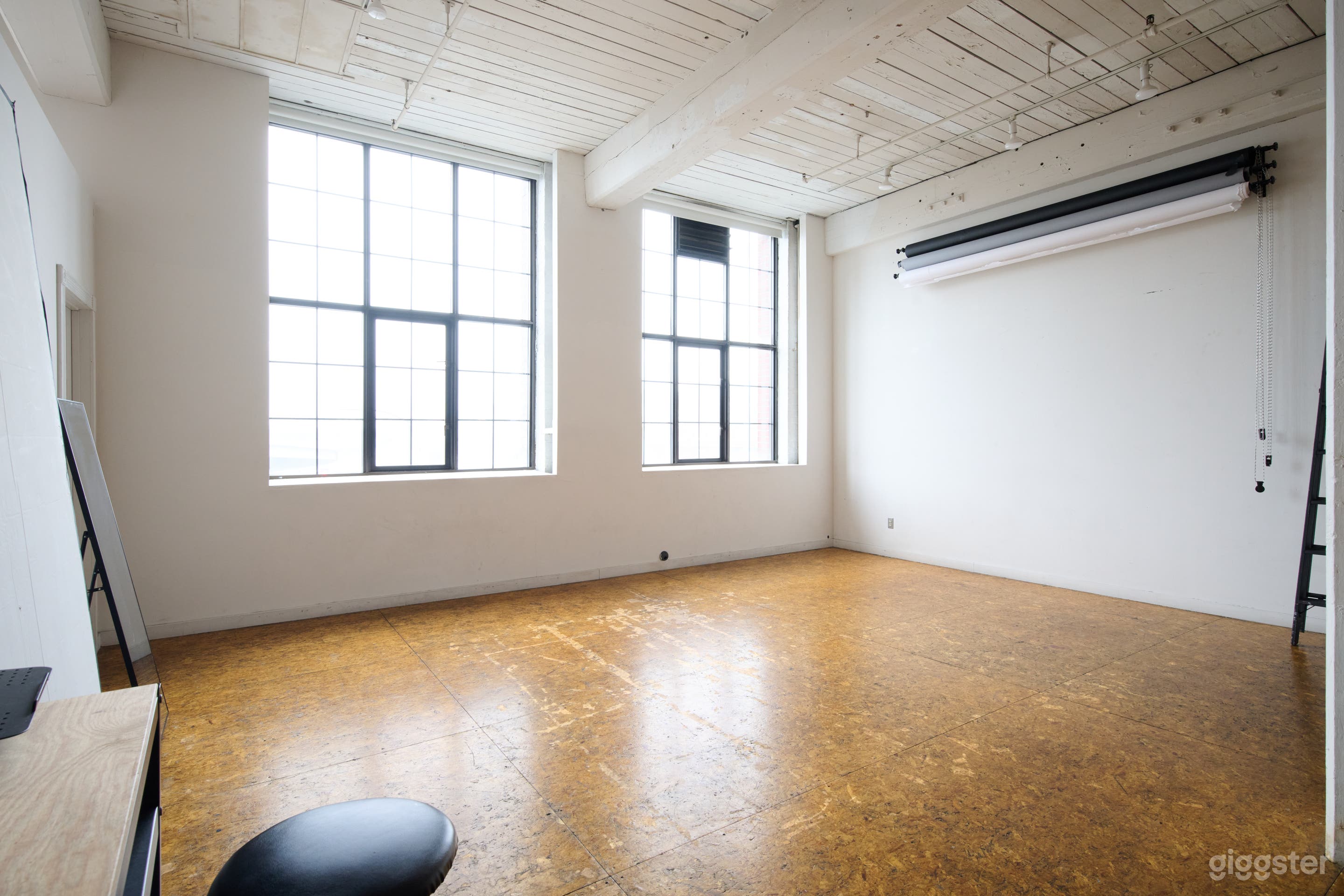 Designer Inspired Content Creation Studio Photo 3