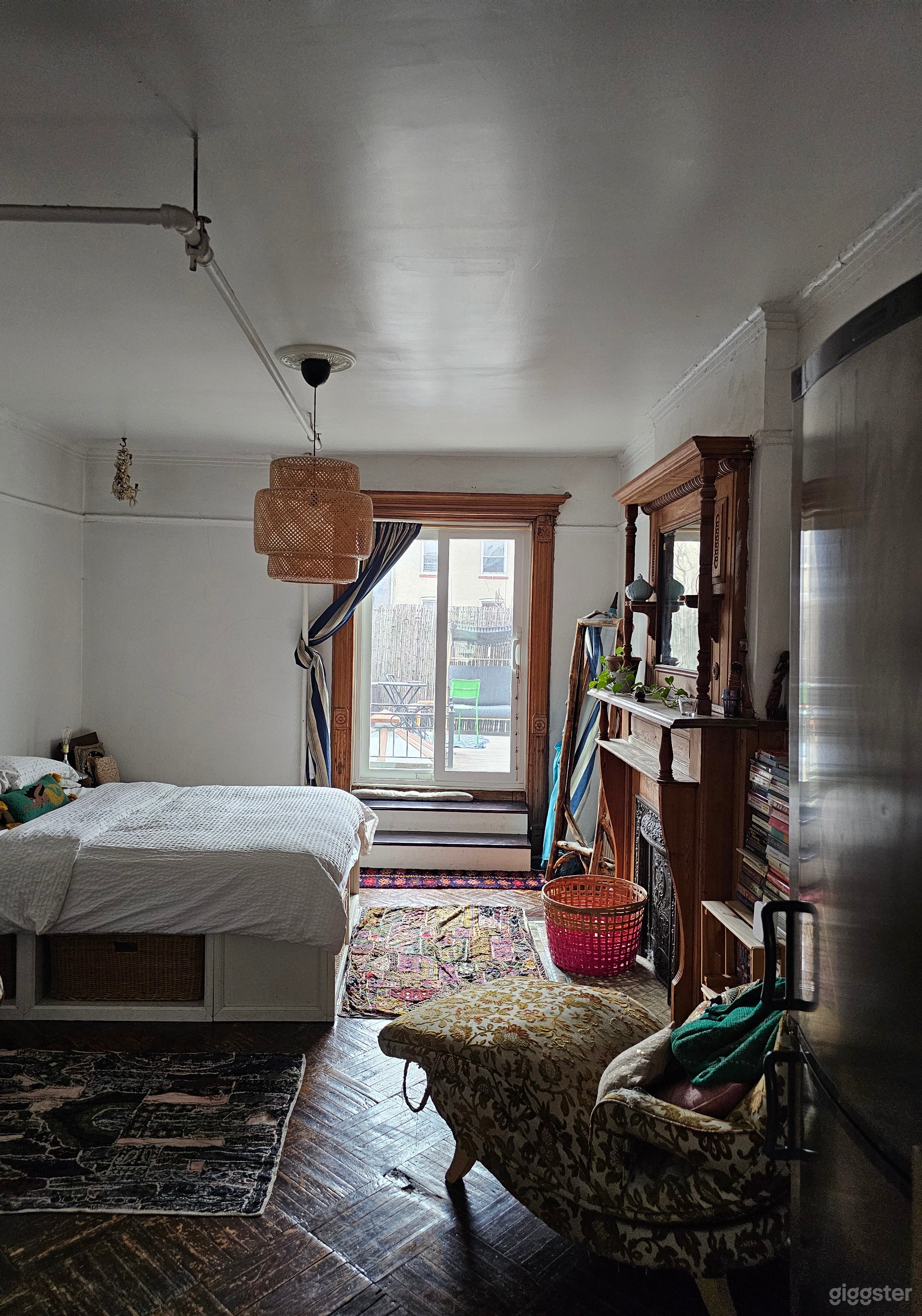 Bohemian apartment is Bedstuy Brownstone Photo 3