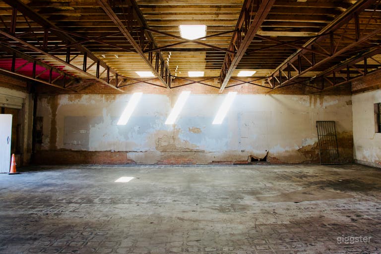  11am light through skylights
Custom blackout covers can block light 