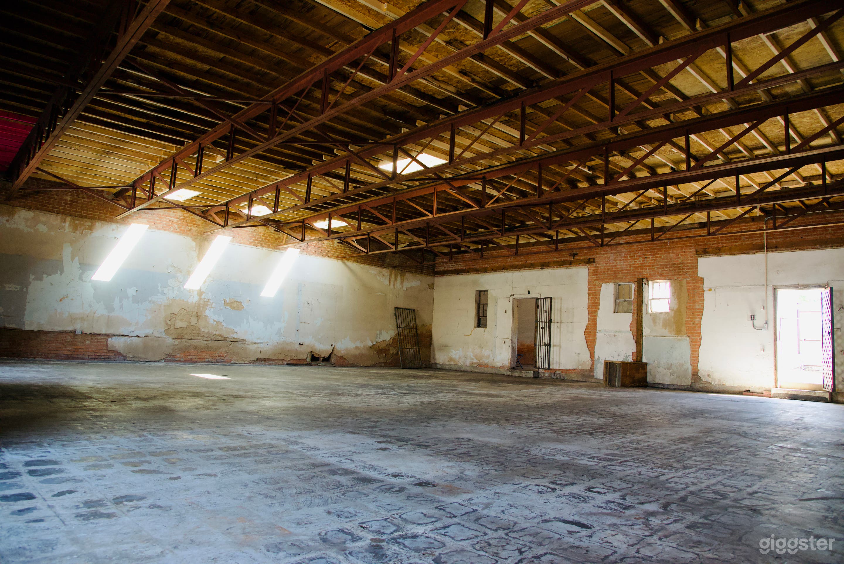 Main Room 50 x 50 sq/ft 
Skylights w/blackout covers

