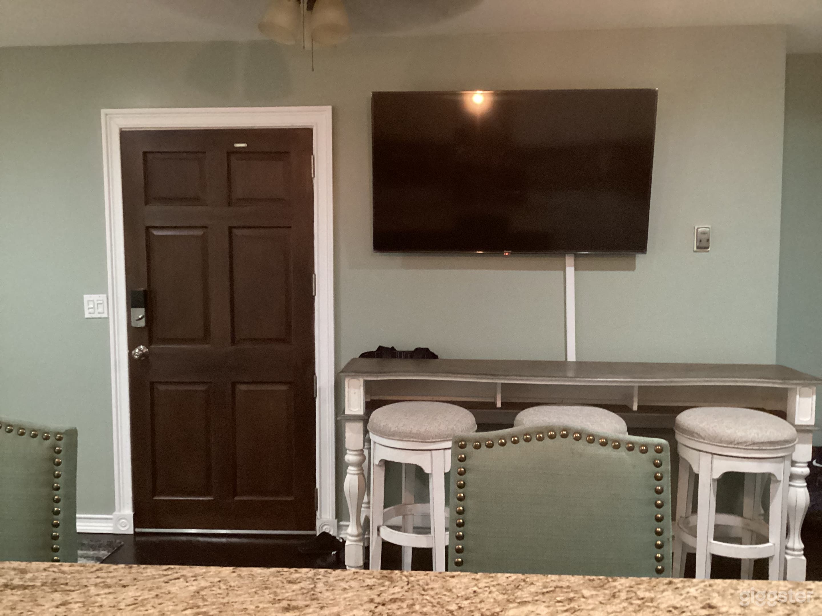 1950's Long Beach Zen Condo Photo 3