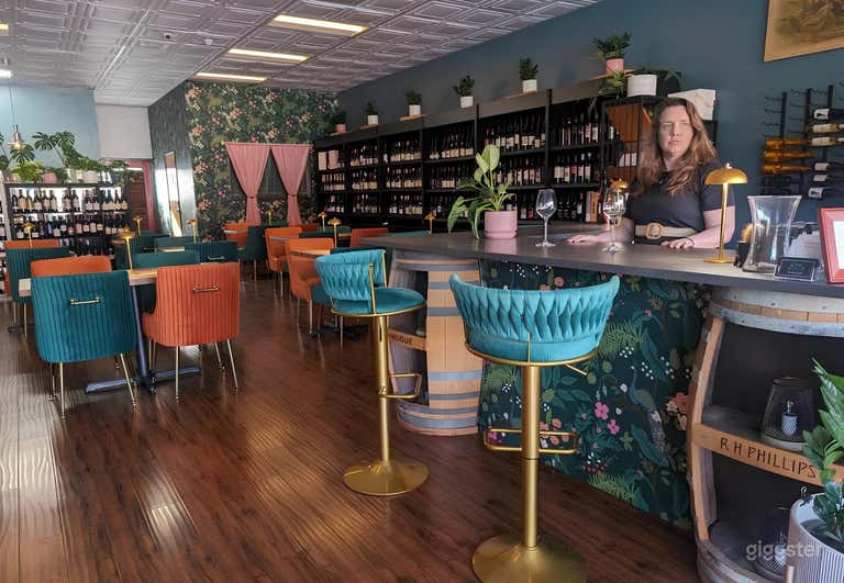  Cozy Wine Shop for Meetings & Events (Entire Space) 